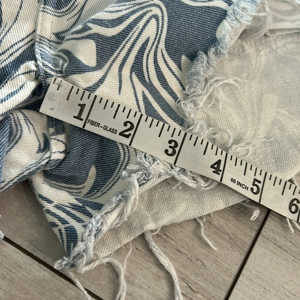 Cider blue swirl print jean shorts size Large